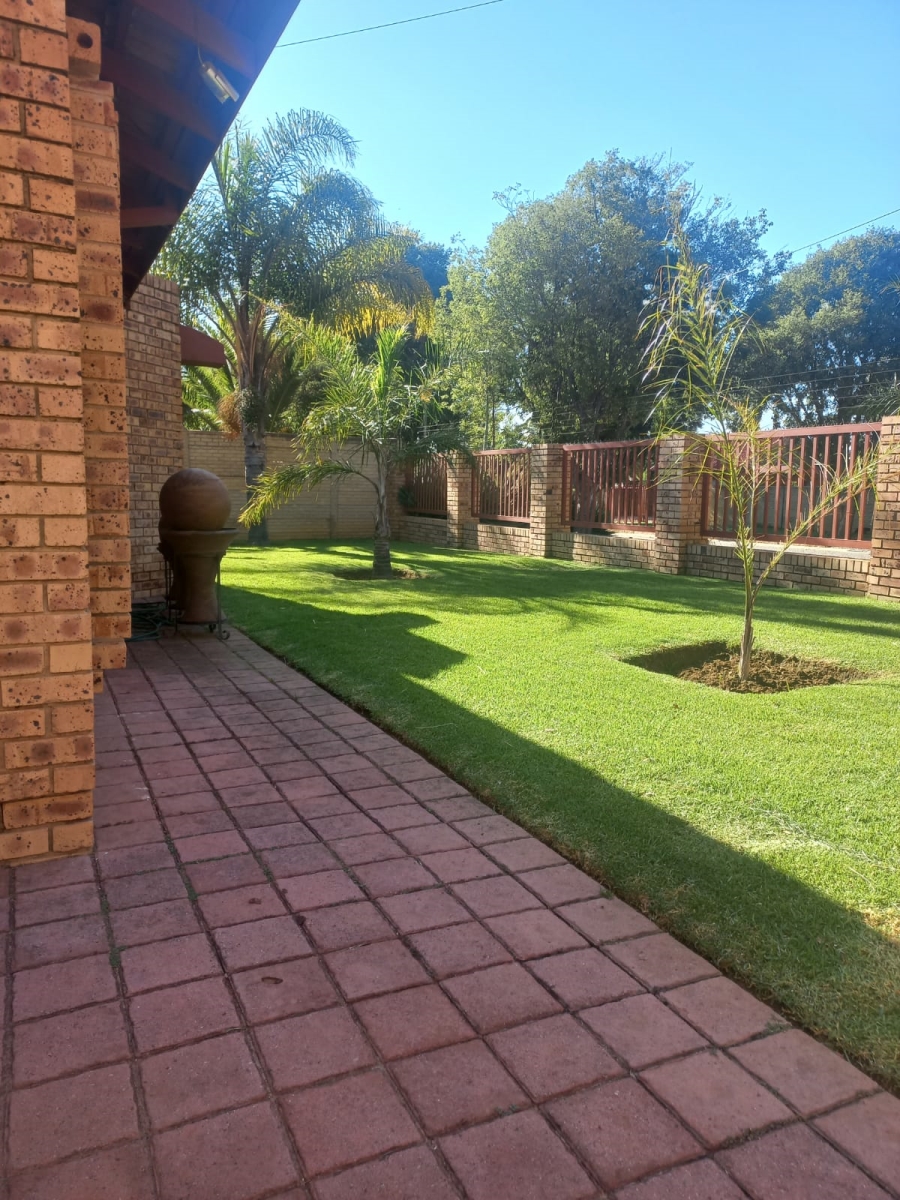 4 Bedroom Property for Sale in Jan Cillierspark Free State